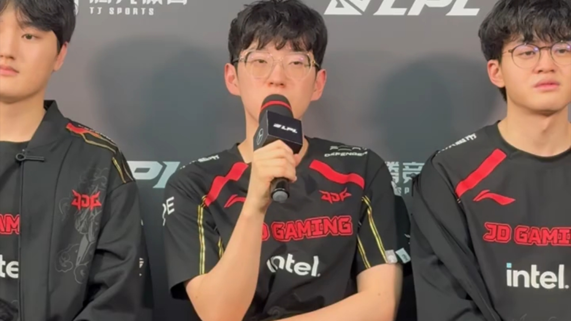 九游app下载最新版本-Scout在IG比赛中反败为胜，表现优异引发热议！的简单介绍